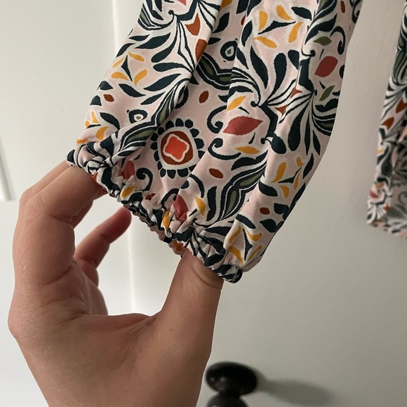 NWOT Loft Patterned Blouse - Picture 5 of 8